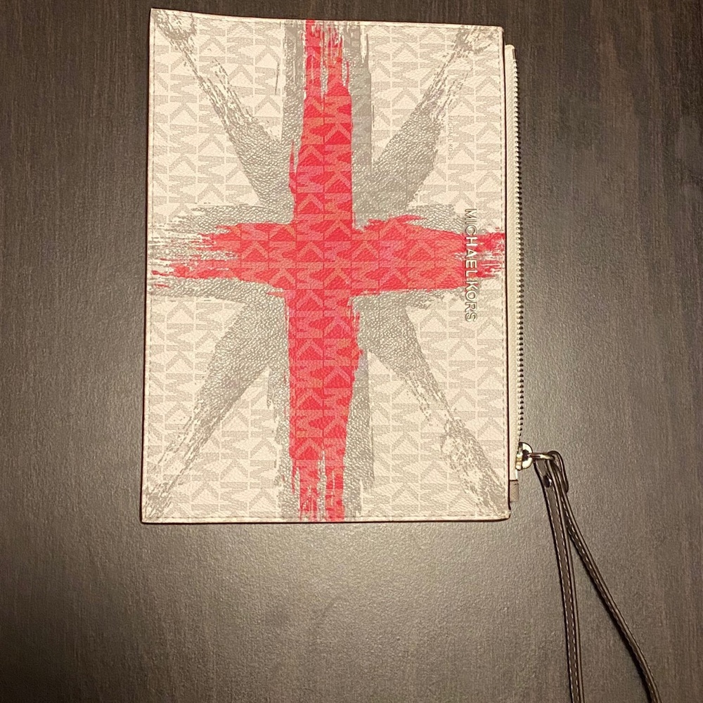 Wristlet